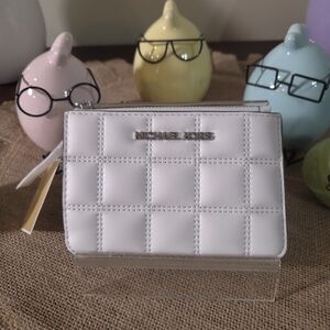 NWT Michael Kors Jet Set Travel Quilted White Leather Card Case/Keychain